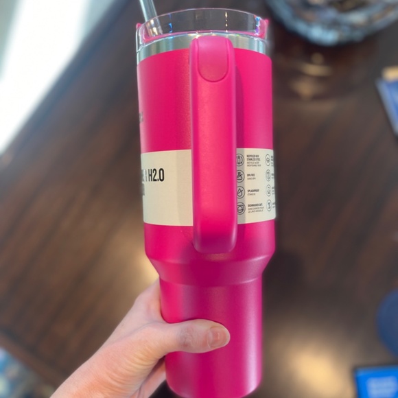 NWT SOLD OUT Barbie Pink Stanley 40 oz. Quencher H2.0 FlowState Tumbler Camelia - Picture 5 of 7